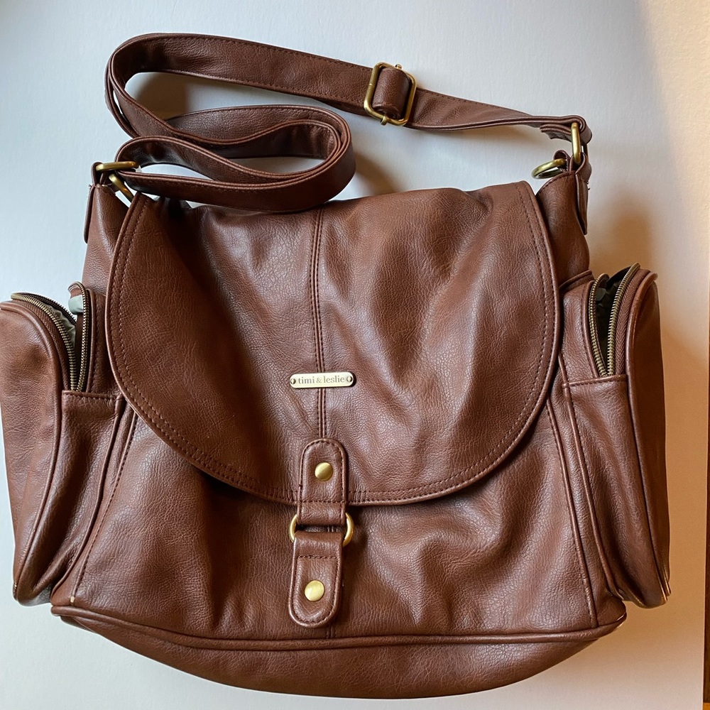 Timi and Leslie Barcelona Metro Messenger Diaper Bag - Picture 2 of 5